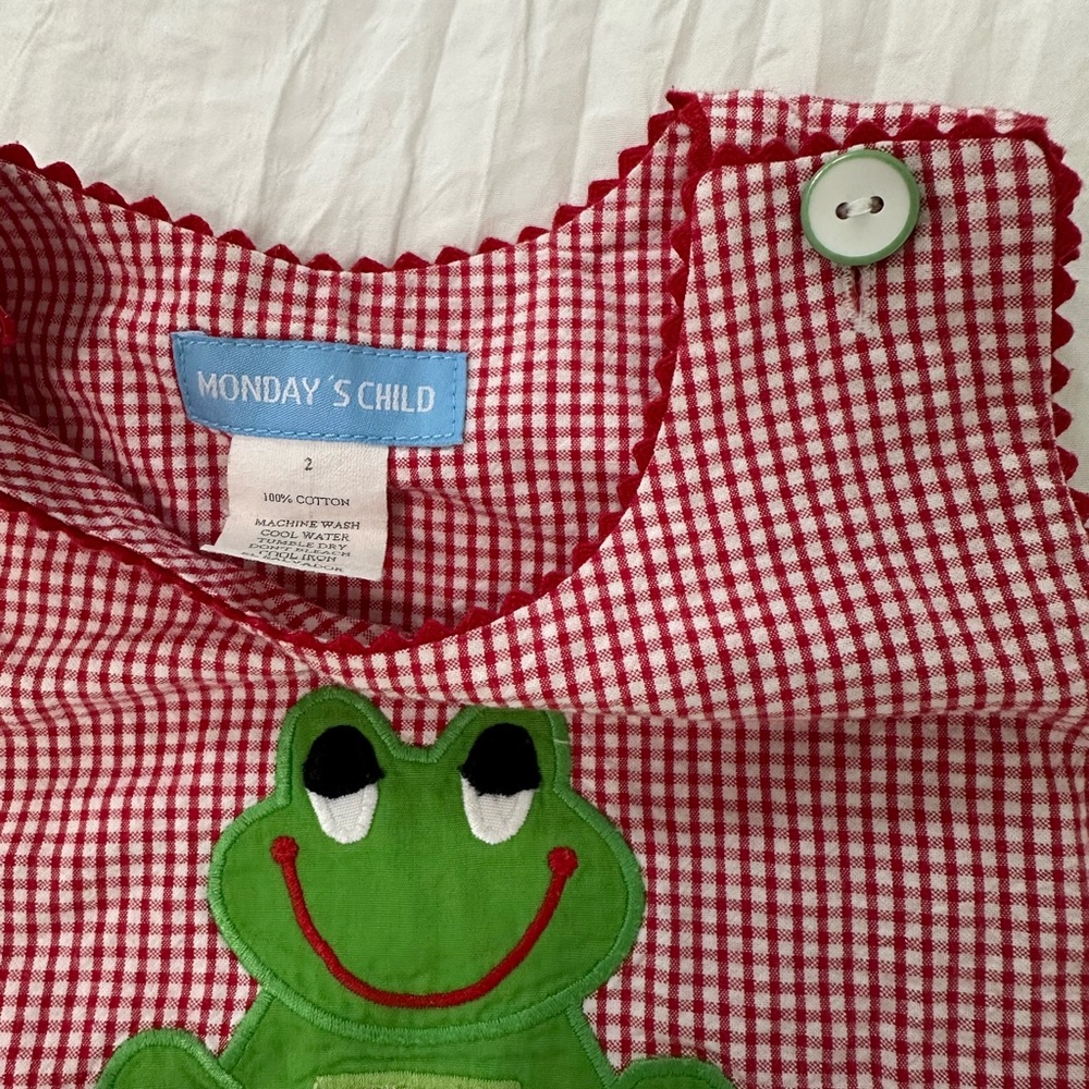 Monday’s Child 100% cotton Red Gingham Frog design set/ bubble shorts - Picture 3 of 6